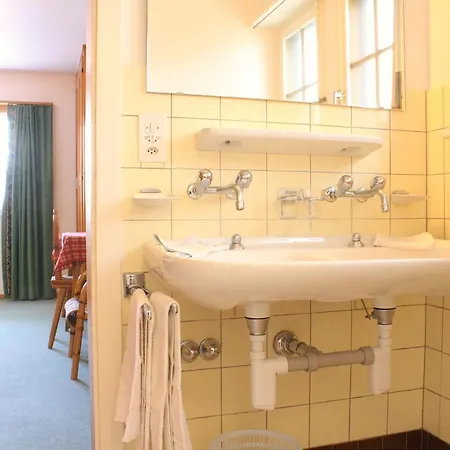 Spacious & Central For Up To 12 Guest, Chalet Haut-praz Chalet Crans-Montana